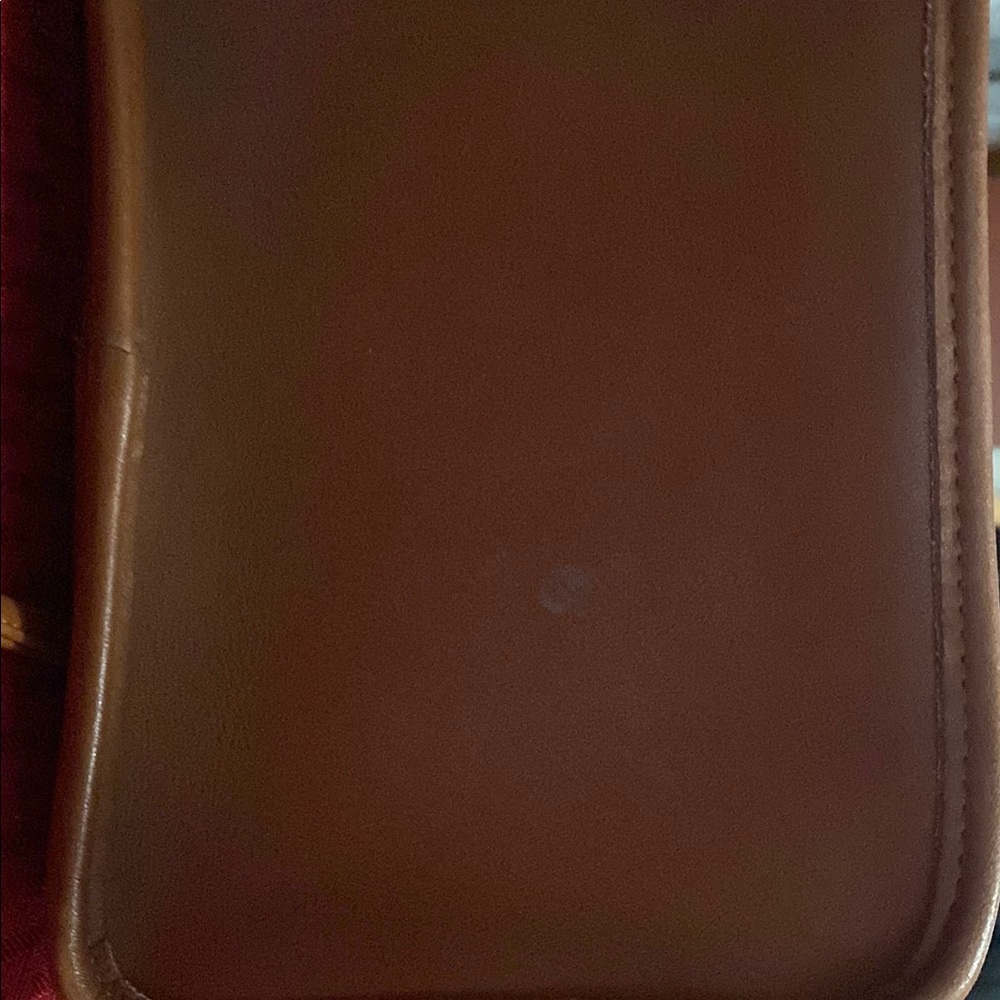 Elegant Brown Leather Crossbody Bag - Picture 3 of 5